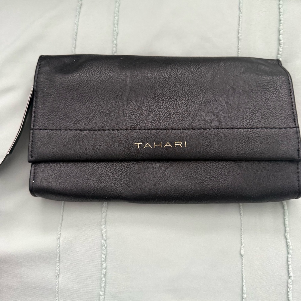 Tahari 2 in 1 Wristlet Clutch NWT